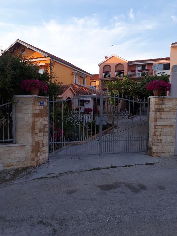 Apartments Tutina Bibinje Exterior photo